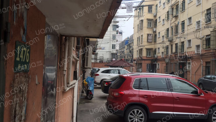 斜土路1476号外景图