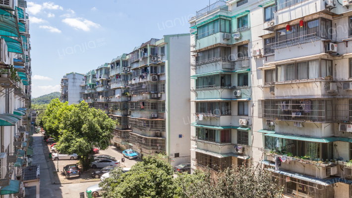 滨江花园东区外景图