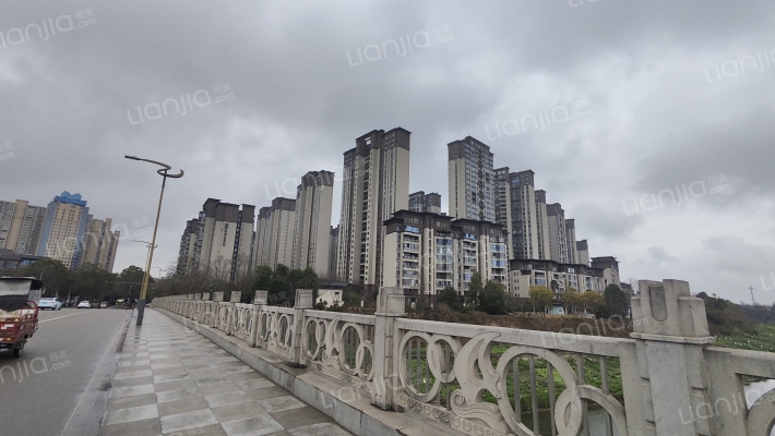 蓝光观岭国际社区翡翠湾外景图