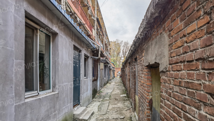 灯泡厂宿舍外景图