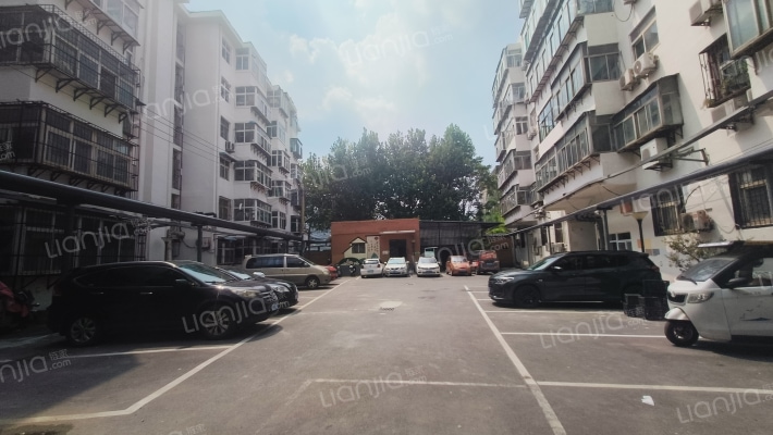 军营路社区复兴区工商局院外景图