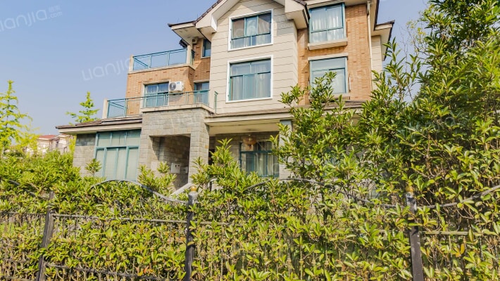 银湖花园外景图