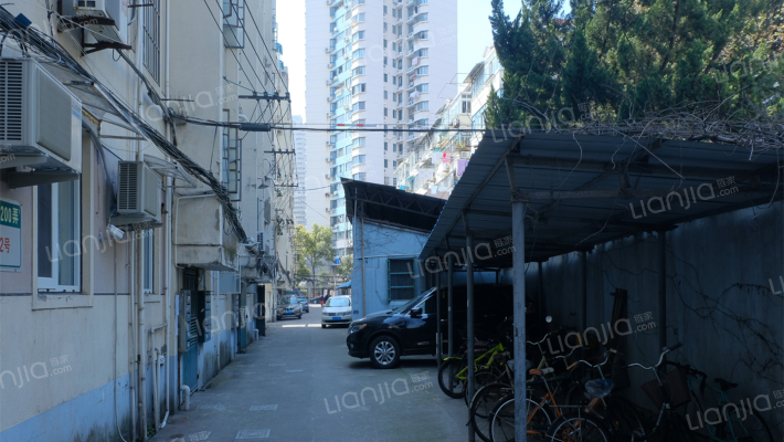 斜土路2200弄外景图