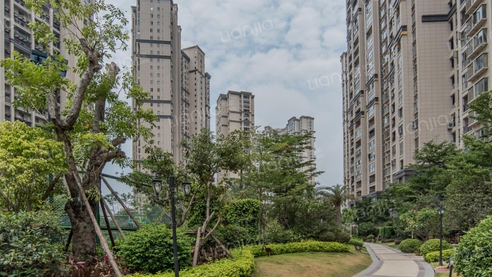 世茂湖滨首府D区外景图