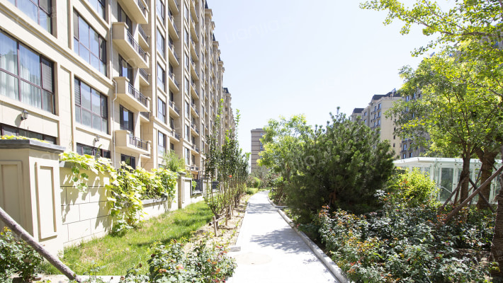 嘉诚华庭外景图