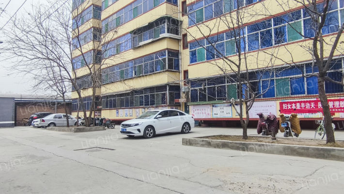 电力设备厂宿舍外景图