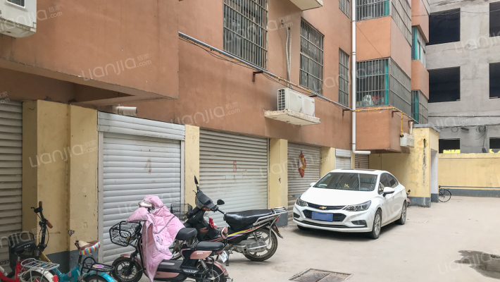 城隆府邸外景图