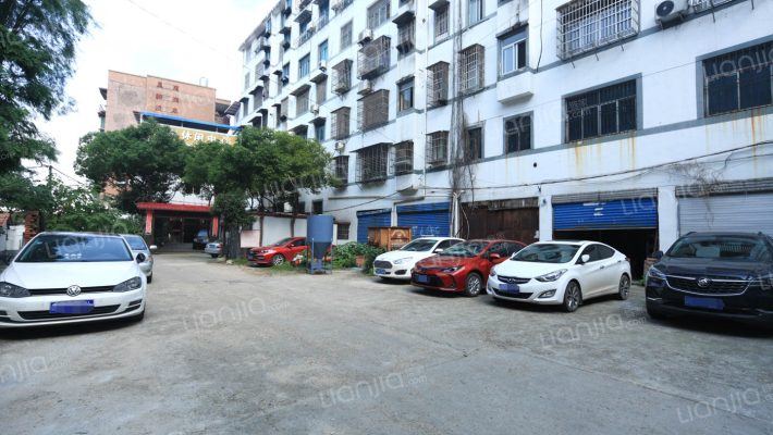 八建公司宿舍外景图