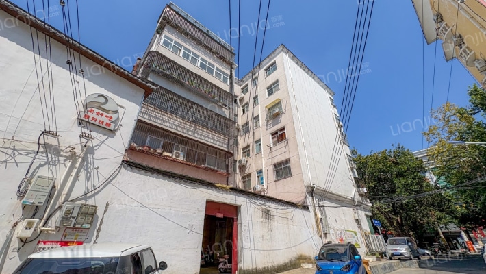 驿美建筑安装工程公司楼外景图