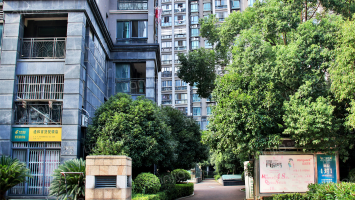 绿地集团梵顿公馆外景图