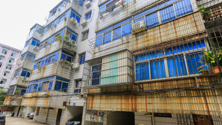 血液中心住宅外景图