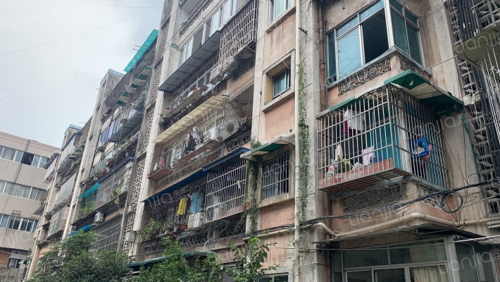 钟楼路44号外景图