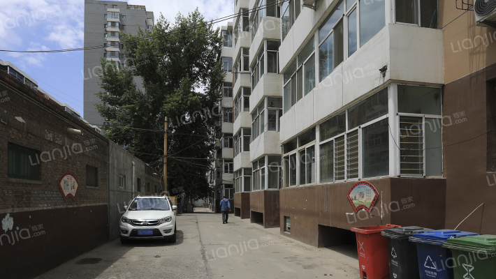 三餐源宿舍外景图