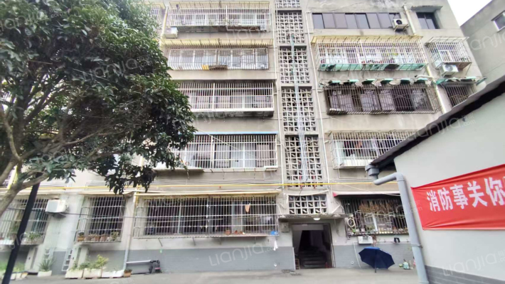 朝阳中路139号外景图