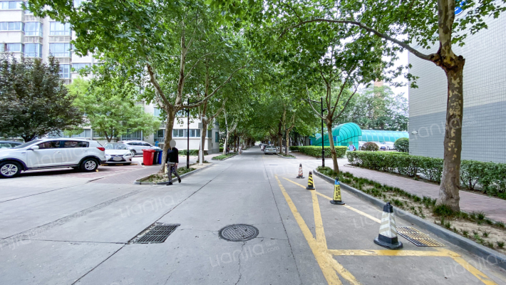 石油大学生活区外景图