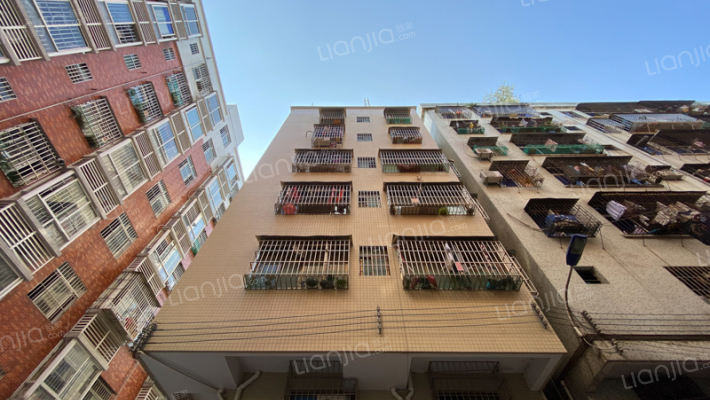 崔广基住宅楼外景图