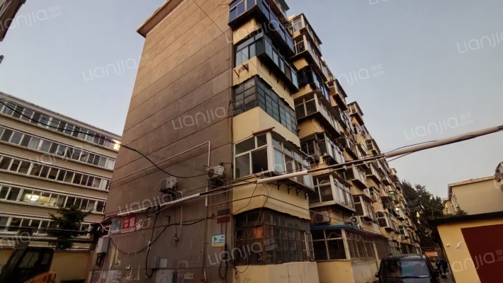 纺器厂宿舍外景图