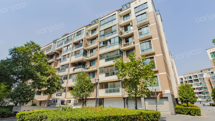 春江花园外景图