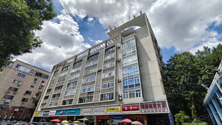 锦泰商务大厦外景图