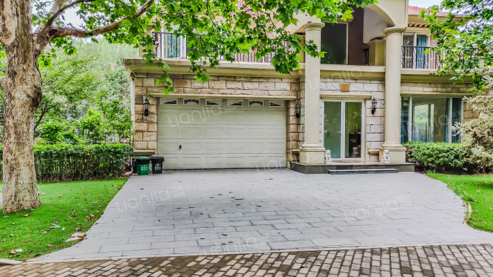 大湖山庄外景图