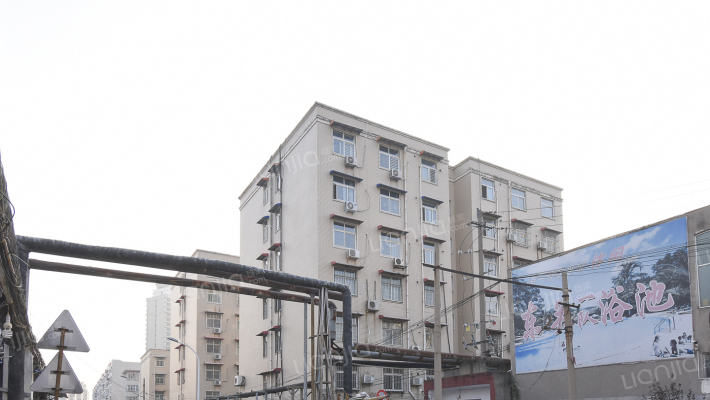 市交警支队家属院中院外景图