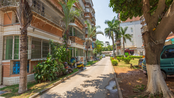 兴阁里小区外景图