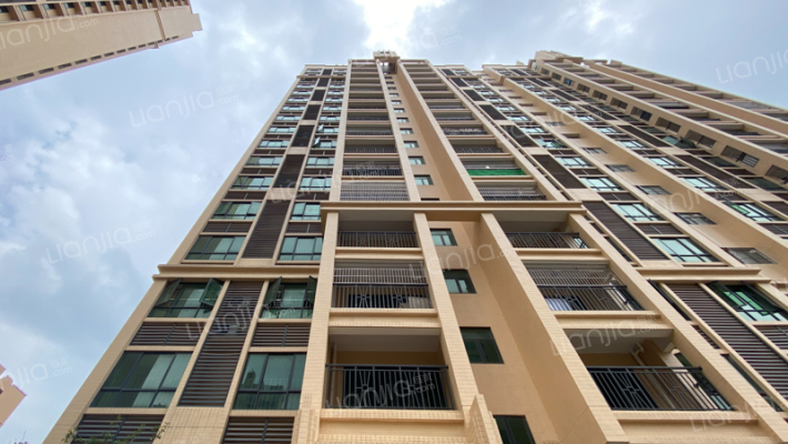 云山诗意外景图