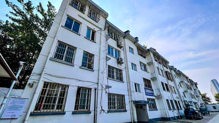 繁荣小学宿舍外景图