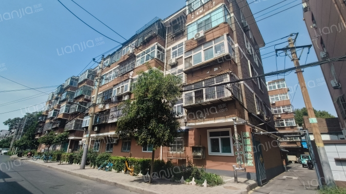 饮食公司家属院外景图