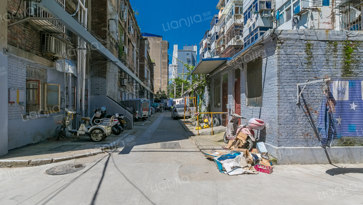 地质五宿舍外景图