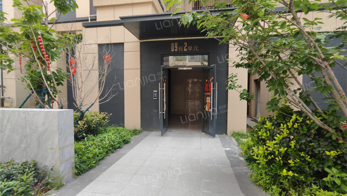 武汉卓越城外景图