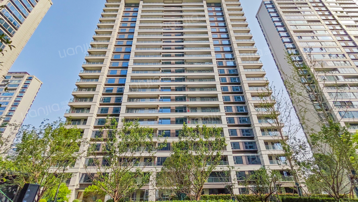 嘉隐云庭外景图