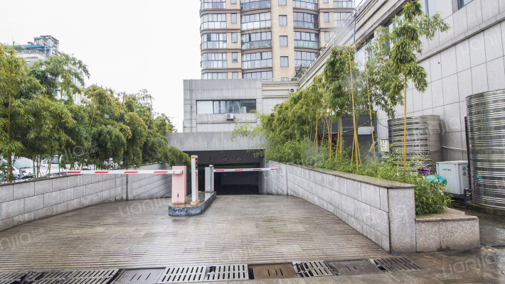 铂金名邸外景图