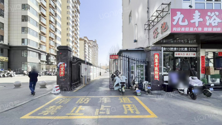 城市学院宿舍北外景图