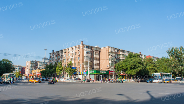 皂君东里外景图