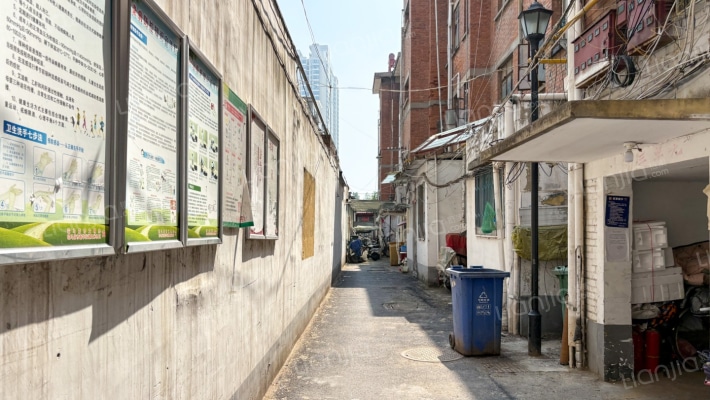 日杂小区外景图