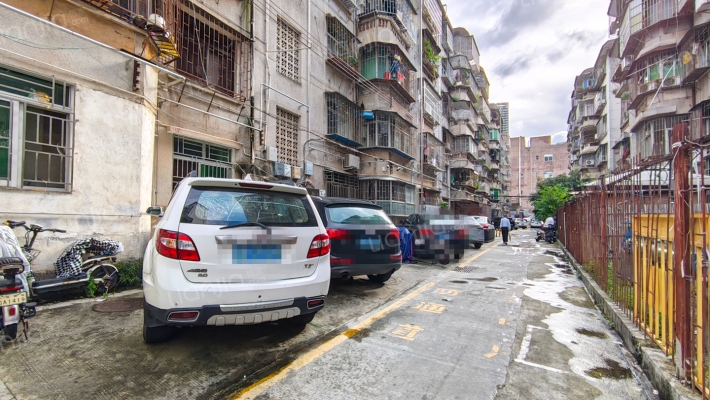 粤宝山顶住宅小区外景图