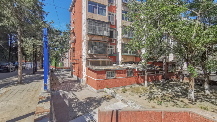 迎风五里外景图