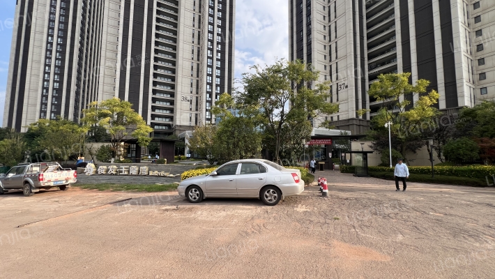 俊发玉龙湾外景图