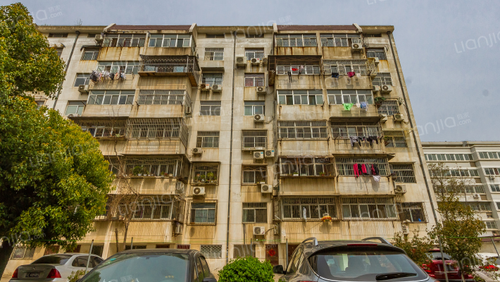 江苏师范大学泉山东院住宅小区外景图