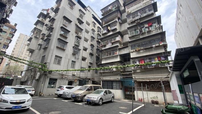 电信宿舍外景图