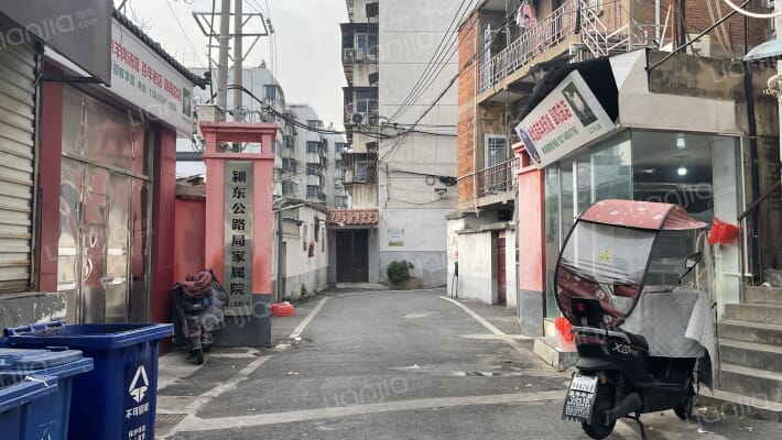 公路局家属楼外景图