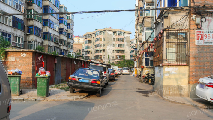 前进机器厂生活区外景图