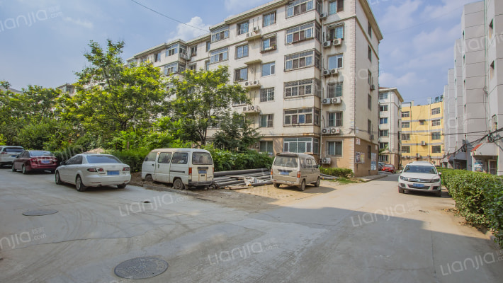 安华里小区外景图