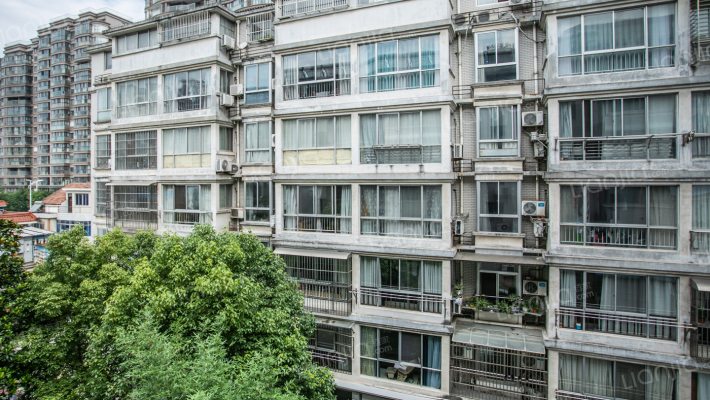 恒发公寓外景图