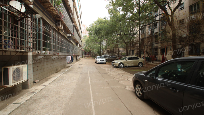 地矿医院宿舍外景图