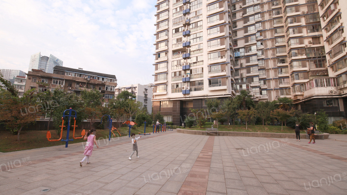 京隆名爵府外景图