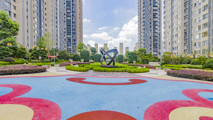 宏泰风花树外景图