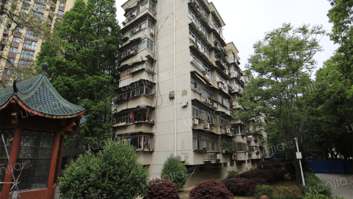 湖北经济学院洪山校区宿舍外景图