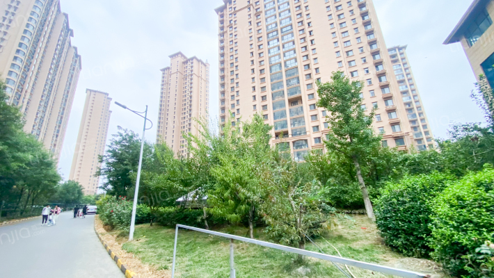 隆福星河城外景图